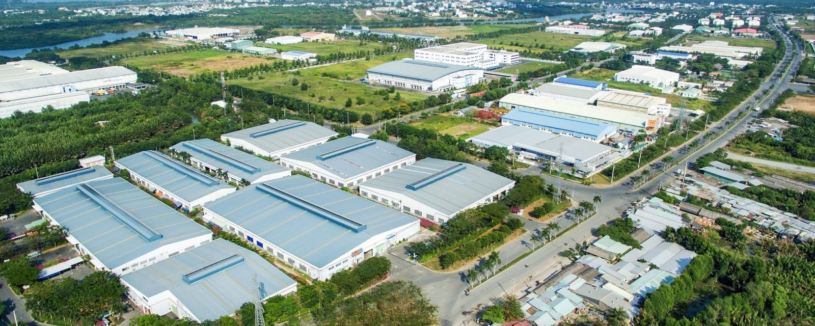 Khu công nghiệp sinh thái sở hữu nhiều lợi ích về mặt kinh tế cho các doanh nghiệp tham gia sản xuất (Hình ảnh: Khu công nghiệp Nhơn Trạch 2 - Đồng Nai)