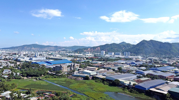 Phát triển mô hình khu công nghiệp sinh thái tại Việt Nam còn gặp nhiều thách thức do thiếu sự đồng bộ về chính sách và quy định (Hình ảnh: Khu công nghiệp Hòa Khánh - Đà Nẵng)