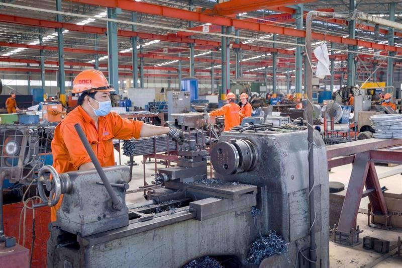 Khu công nghiệp hỗ trợ tại huyện Bình Chánh với các sản phẩm cơ khí chế tạo, thép vẫn hoạt động năng suất đáp ứng nhu cầu của thị trường
