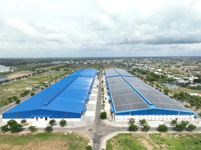 Cần Đước tập trung phát triển các cụm công nghiệp để tạo điều kiện cạnh tranh với các KCN lớn của Long An (Hình ảnh: KCN cầu cảng Phước Đông)