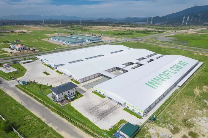 Công trình công nghiệp do doanh nghiệp tự đầu tư xây dựng sẽ thuộc quyền sở hữu của doanh nghiệp đó (Hình ảnh: KCN Du Long)