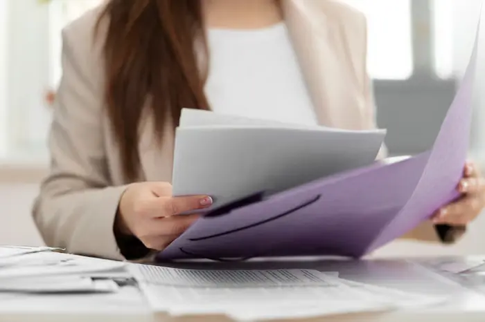 Bạn có thể nộp hồ sơ đăng ký trực tiếp tại cơ quan thẩm quyền, qua bưu điện, thư điện tử hoặc thực hiện trực tuyến