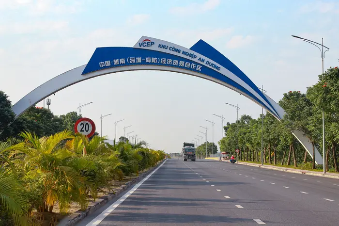 KCN An Dương nằm gần các tuyến giao thông trọng điểm như Quốc lộ 5, Quốc lộ 10,...
