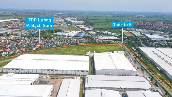 KCN Minh Quang nằm ngay Quốc lộ 5, cách trung tâm TP. Hà Nội khoảng 35km