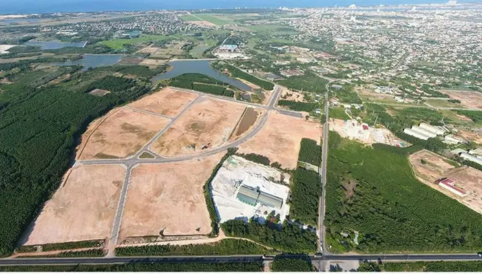 KCN Đồng Hới cũ sở hữu vị trí thuận lợi khi nằm gần các tuyến đường quốc lộ, đường sắt, sân bay,... (Ảnh: KCN Bắc Đồng Hới)