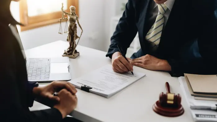 Việc thuê nhà xưởng trong khu công nghiệp giúp doanh nghiệp hạn chế các rủi ro về pháp lý và rắc rối về đất đai
