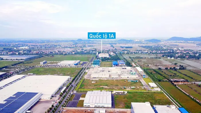 Vị trí của KCN Thanh Liêm thuận lợi nhờ gần hai trục giao thông quan trọng là quốc lộ 1A và 21B
