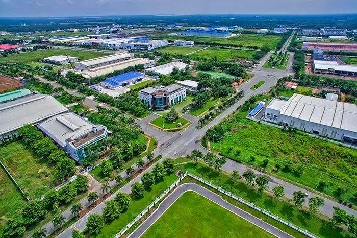 Các KCN cần áp dụng các giải pháp quản lý năng lượng, kiểm soát ô nhiễm và phát triển không gian xanh để đảm bảo sự bền vững môi trường (Ảnh minh họa)