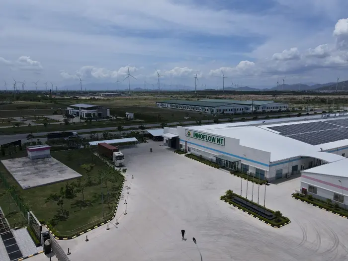 KCN Du Long có nhiều kho xưởng xây sẵn giúp doanh nghiệp có thể sử dụng ngay
